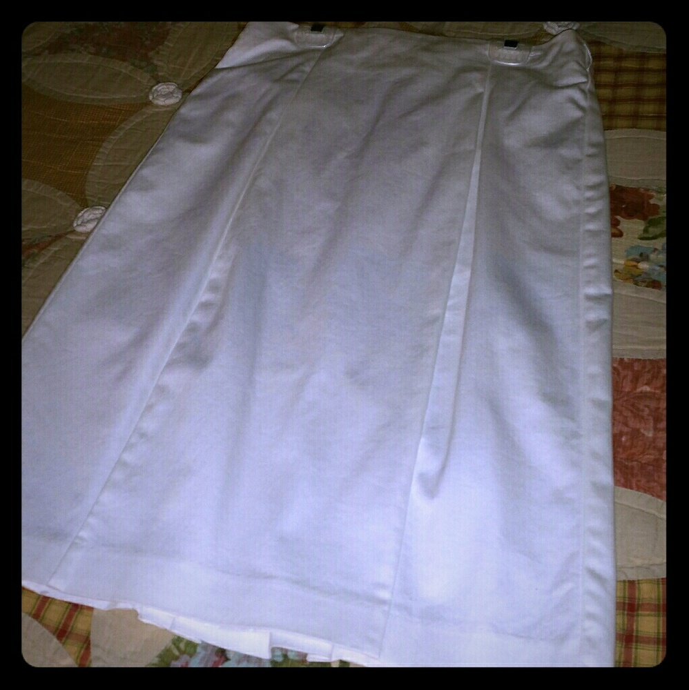 Dressy White Skirt W/Rear Kick-Pleat Inset Hem
